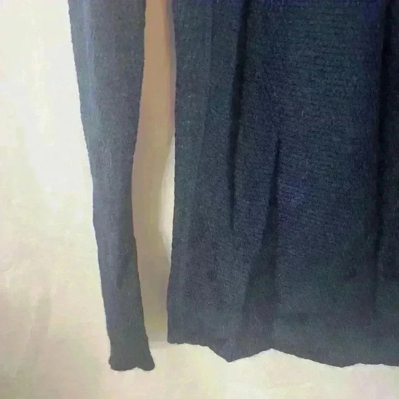 Banana Republic Blue Lace Stitch V-Neck Sweater - Picture 7 of 8